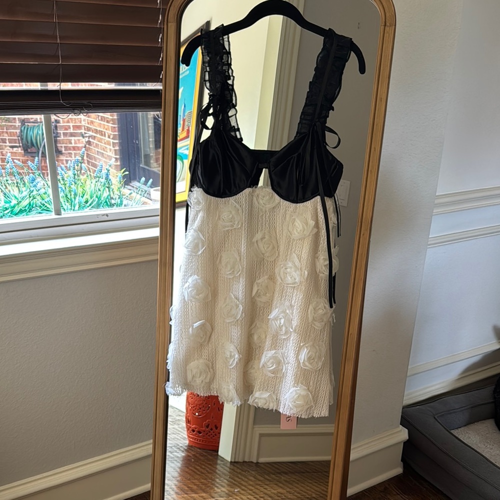Chic Black and White Floral Chemise